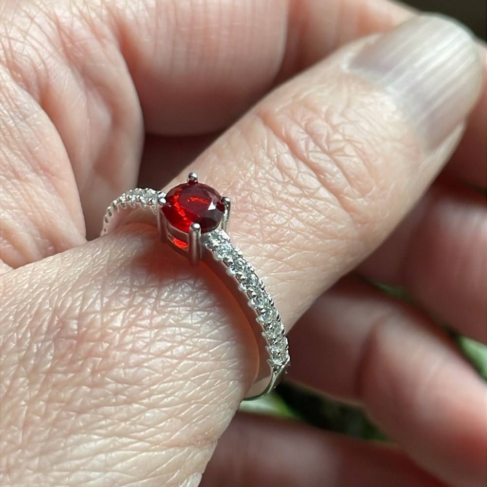 Garnet red gem cz 925 sterling silver ring size 8 vintage style